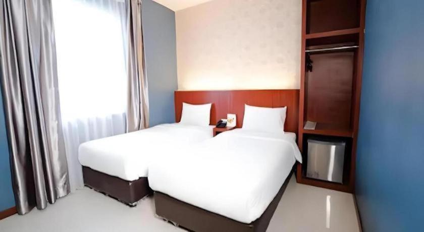 The Crew Hotel Kualanamu International Airport Medan Zewnętrze zdjęcie