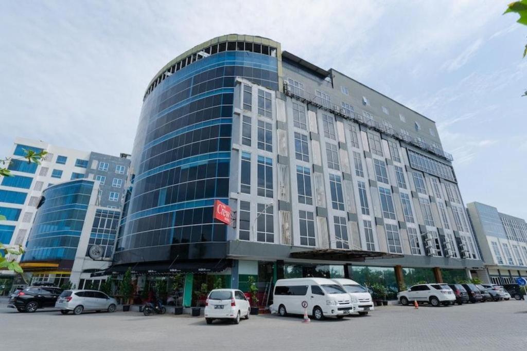 The Crew Hotel Kualanamu International Airport Medan Zewnętrze zdjęcie
