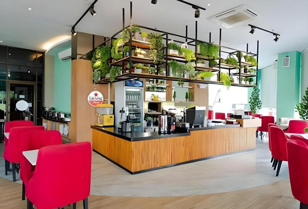 The Crew Hotel Kualanamu International Airport Medan Zewnętrze zdjęcie