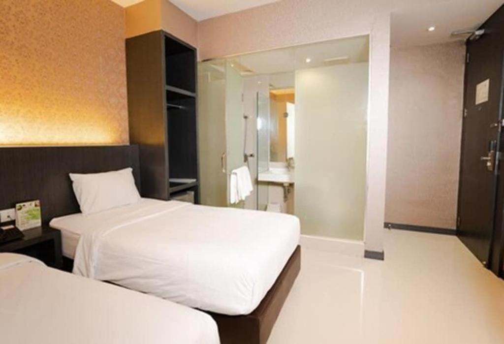 The Crew Hotel Kualanamu International Airport Medan Zewnętrze zdjęcie